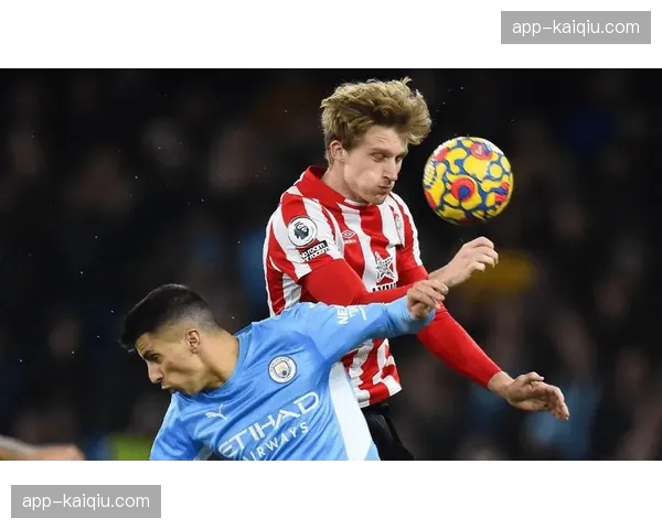 即时：布伦特福德球员维萨因伤被担架抬离球场