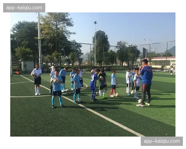 研究报告:参与社区足球项目的青少年心理健康水平显著改善 研究报告:参与社区足球项目的青少年心理健康水平显著改善