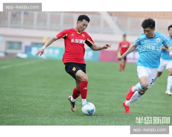 终场哨响,40岁老将曼丹达被马赛队员高高抛起致敬 终场哨响,40岁老将曼丹达被马赛队员高高抛起致敬