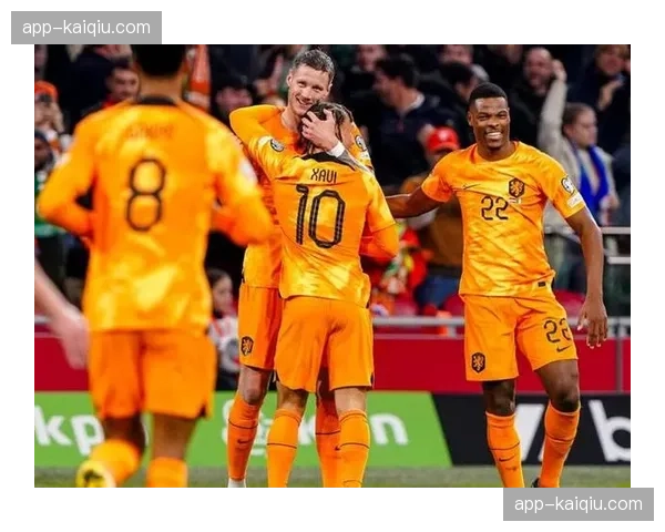 官方确认:范戴克因累积黄牌将缺席下一轮对阵曼联的关键战 官方确认:范戴克因累积黄牌将缺席下一轮对阵曼联的关键战