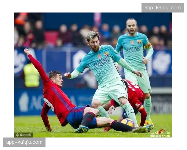 西甲焦点战：巴塞罗那2-2战平皇家马德里，维尼修斯、莱万分别建功